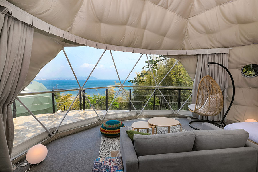 Dome-type glamping facility